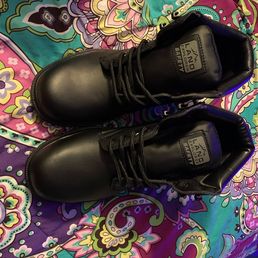 Steel toe boots